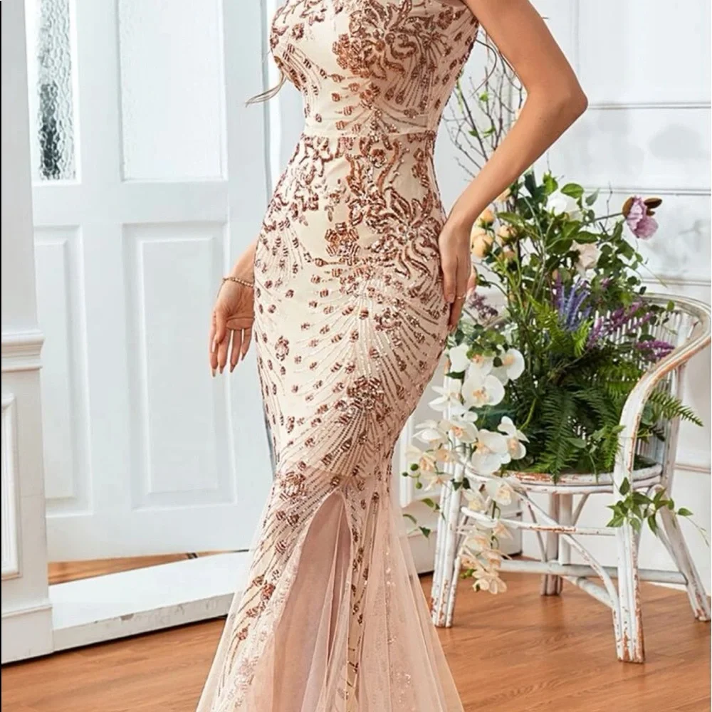 Luxurious sequins embroidered mesh evening party formal gown dress - Picture 6 of 10